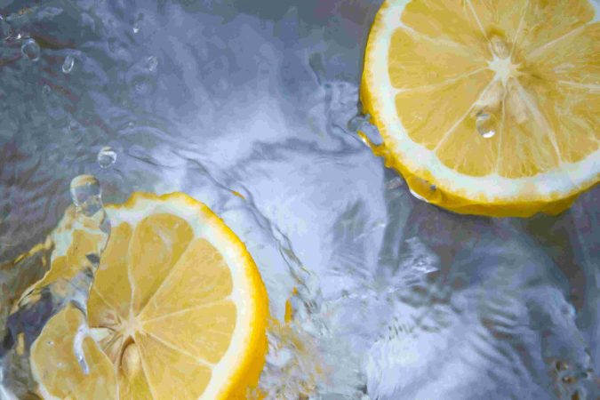 air lemon hangat