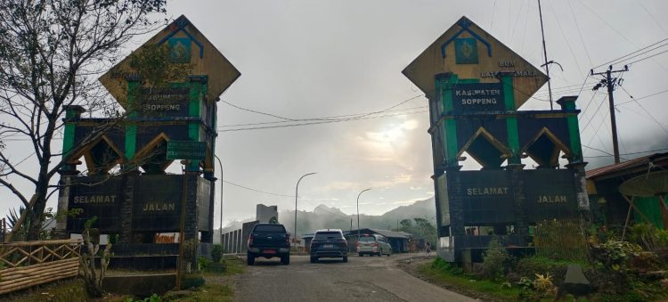 Kerajaan Soppeng dipimpin oleh seorang yang bergelar Datu Soppeng